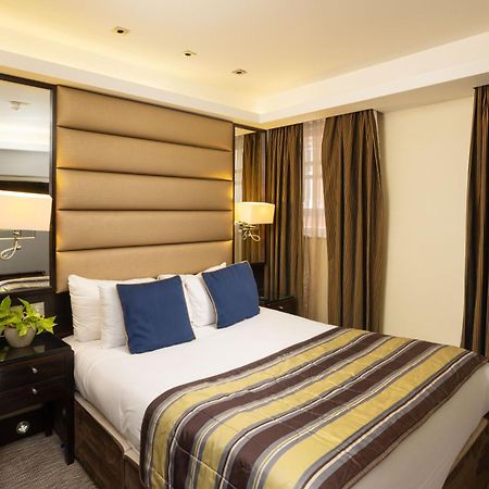 Park Grand Mayfair Londres Extérieur photo A bedroom at the hotel