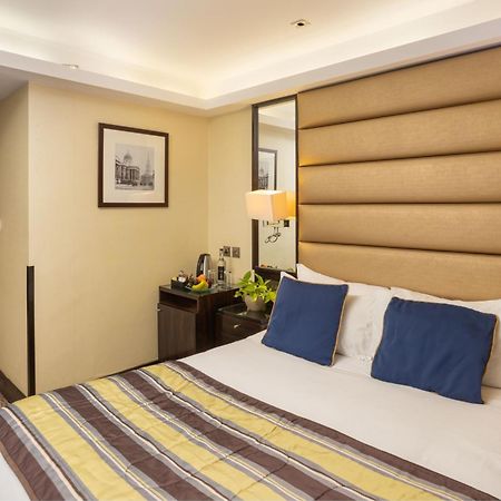 Park Grand Mayfair Londres Extérieur photo A room at the hotel