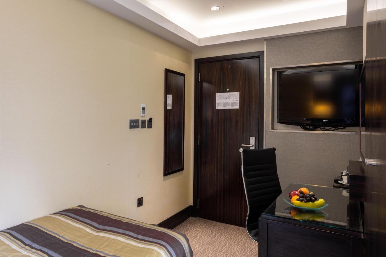 Park Grand Mayfair Londres Extérieur photo A room at the hotel