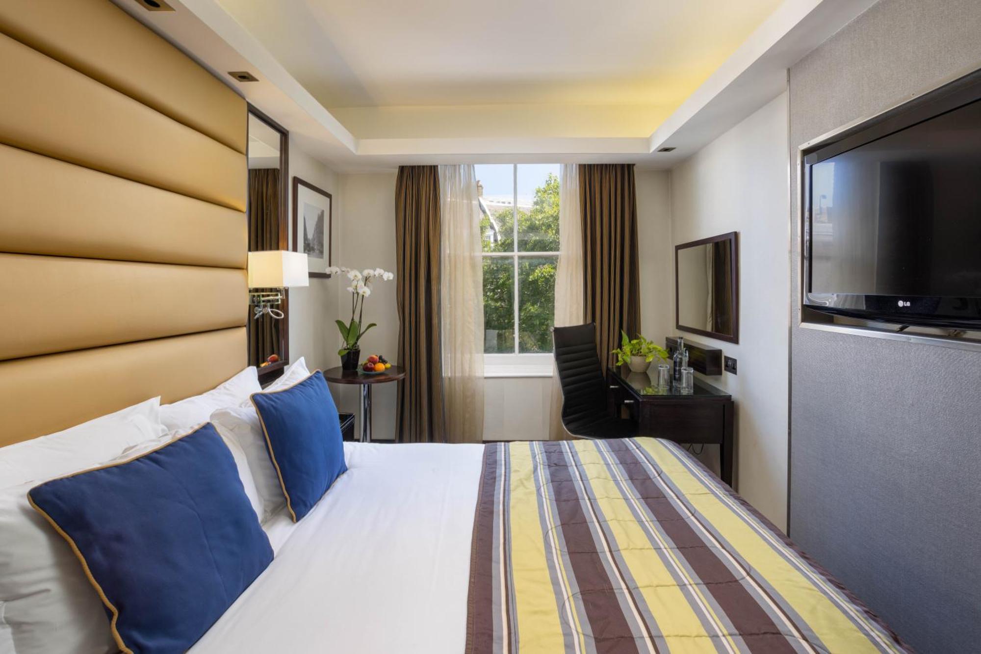 Park Grand Mayfair Londres Extérieur photo A bedroom at the hotel