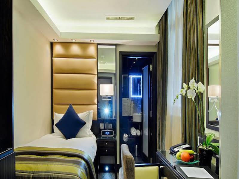 Park Grand Mayfair Londres Extérieur photo A room at the hotel