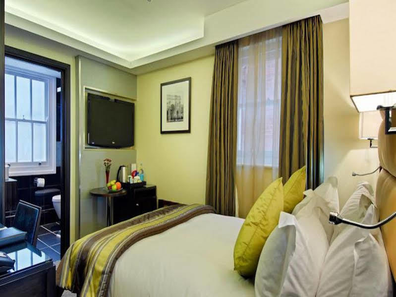 Park Grand Mayfair Londres Extérieur photo A room at the hotel